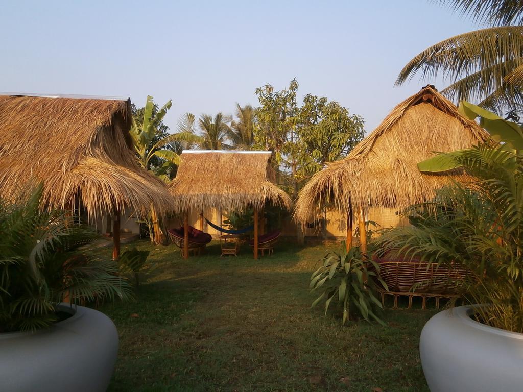 Bandini'S Hotel Kampot Exterior photo